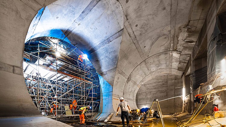 The picture shows the tunnel construction site of the Vienna subway line U2