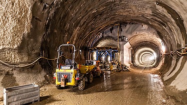 The picture shows the underground construction site for the U2 line