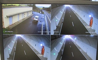 The picture shows 4 views from surveillance cameras in the Spitzenberg tunnel