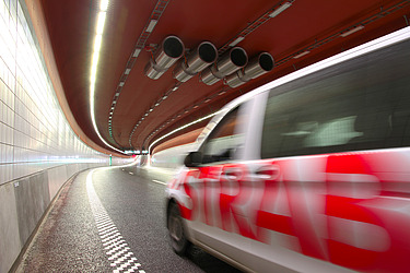 Bild von Servicearbeiten in einem Tunnel